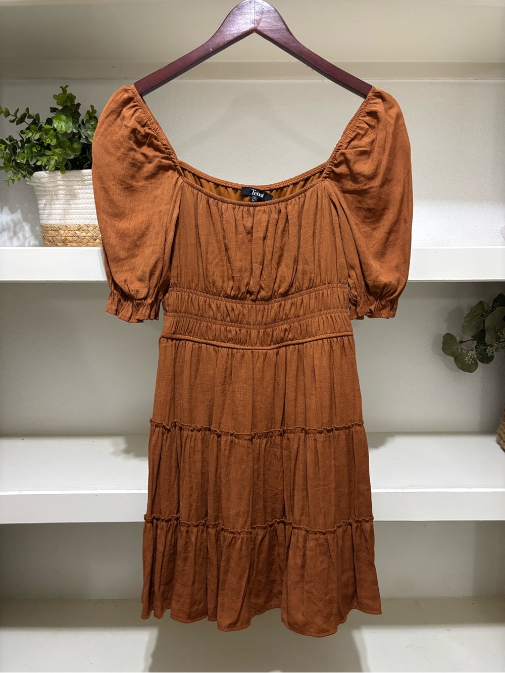 Trixxi Rust Brown Puff-Sleeve Tiered Mini Dress